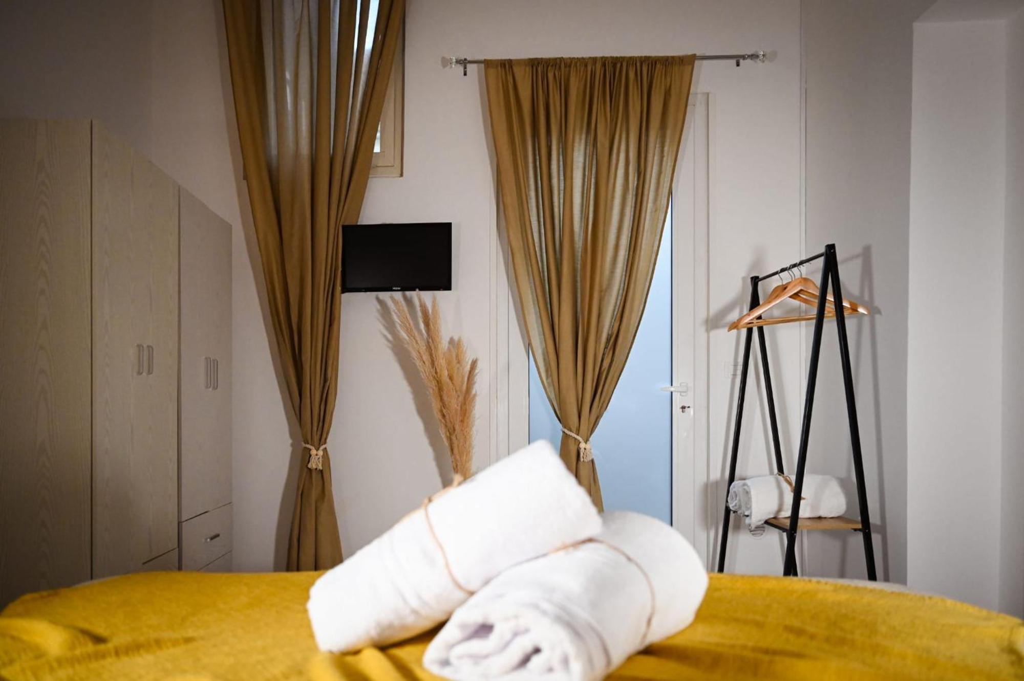 "Il Vecchio Salone" Appartamento In Pieno Centro Con Garage Privato Лечче Екстер'єр фото