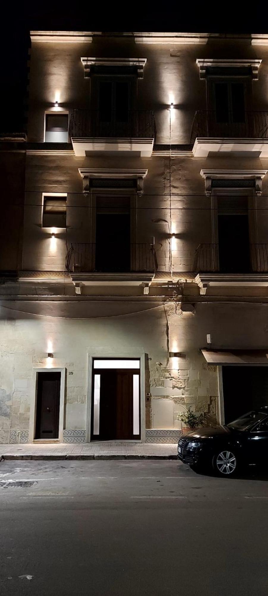 "Il Vecchio Salone" Appartamento In Pieno Centro Con Garage Privato Лечче Екстер'єр фото