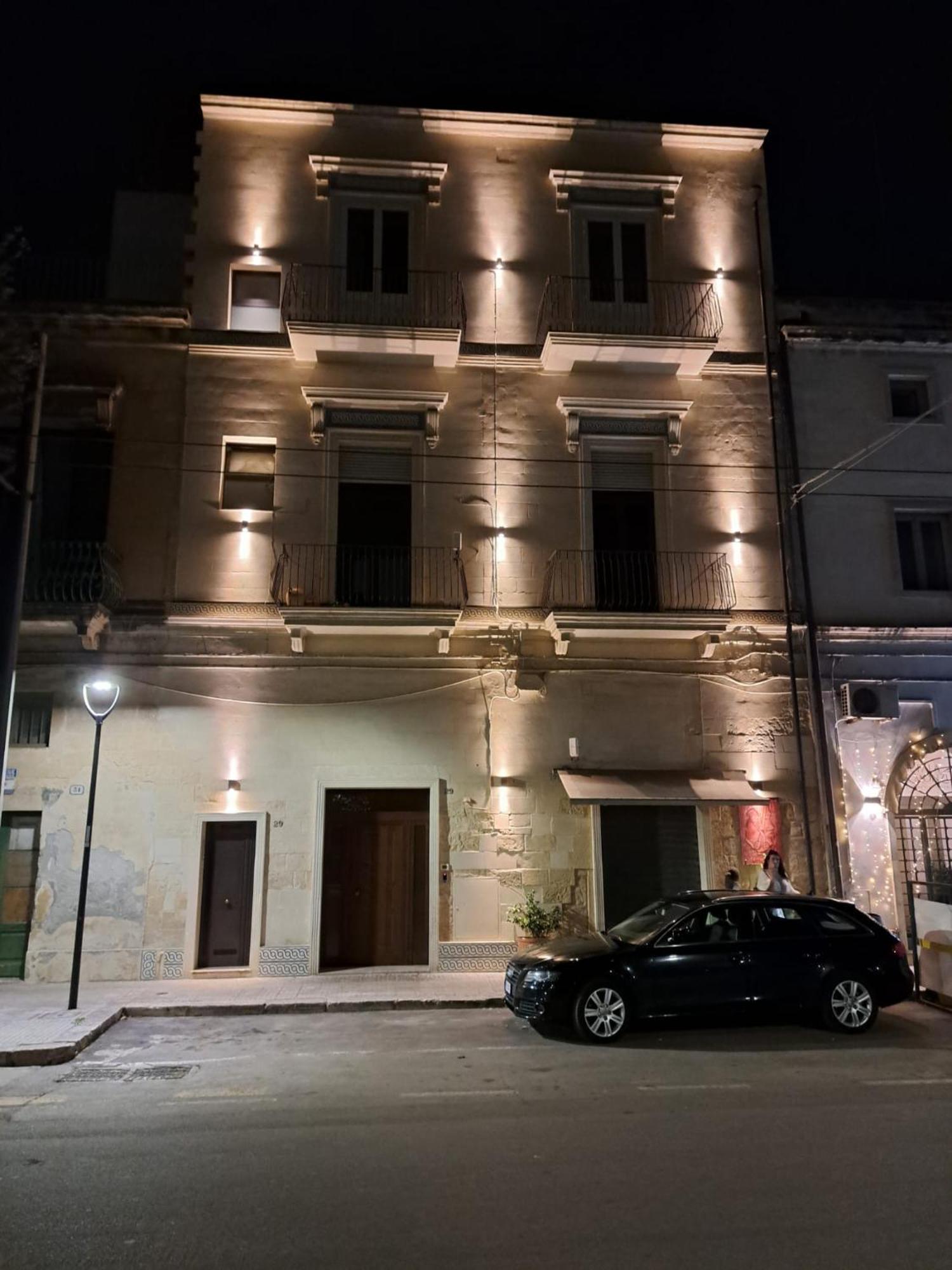 "Il Vecchio Salone" Appartamento In Pieno Centro Con Garage Privato Лечче Екстер'єр фото